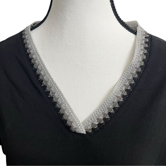 NWT DG2 Short Sleeve V Neck T-shirt With Crocheted Neckline Size Large - Picture 3 of 11